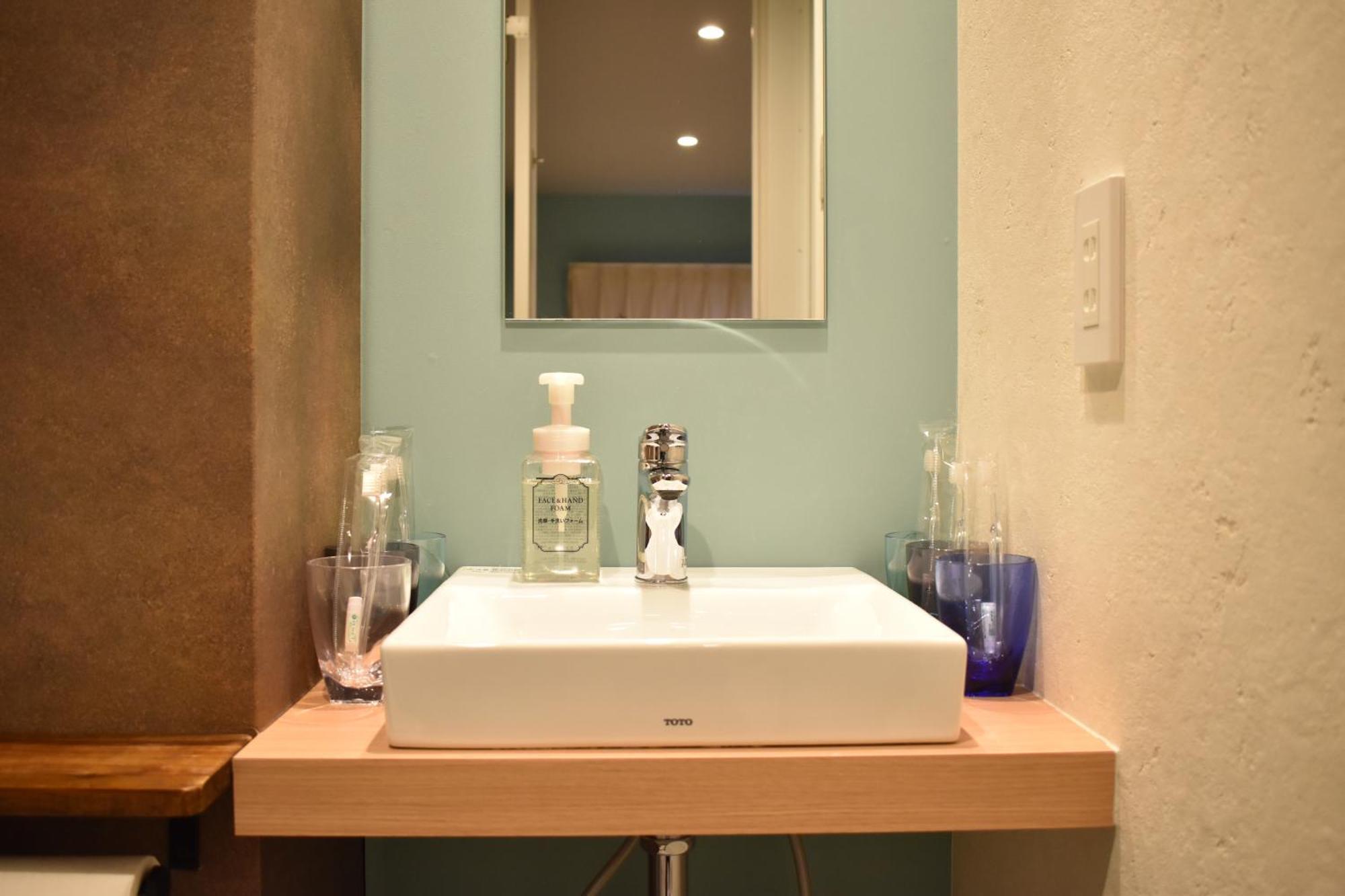 Shinsaibashi House Hotel Osaka Room photo