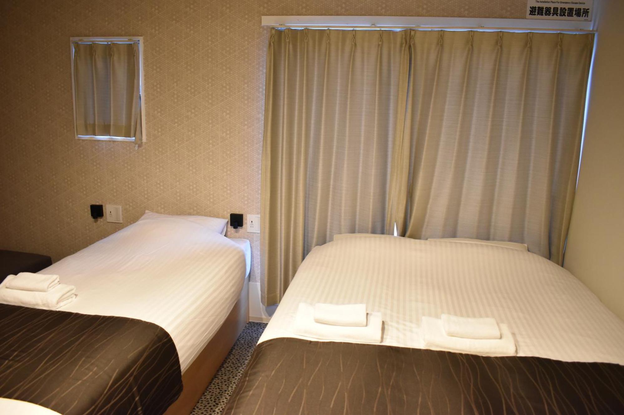 Shinsaibashi House Hotel Osaka Room photo