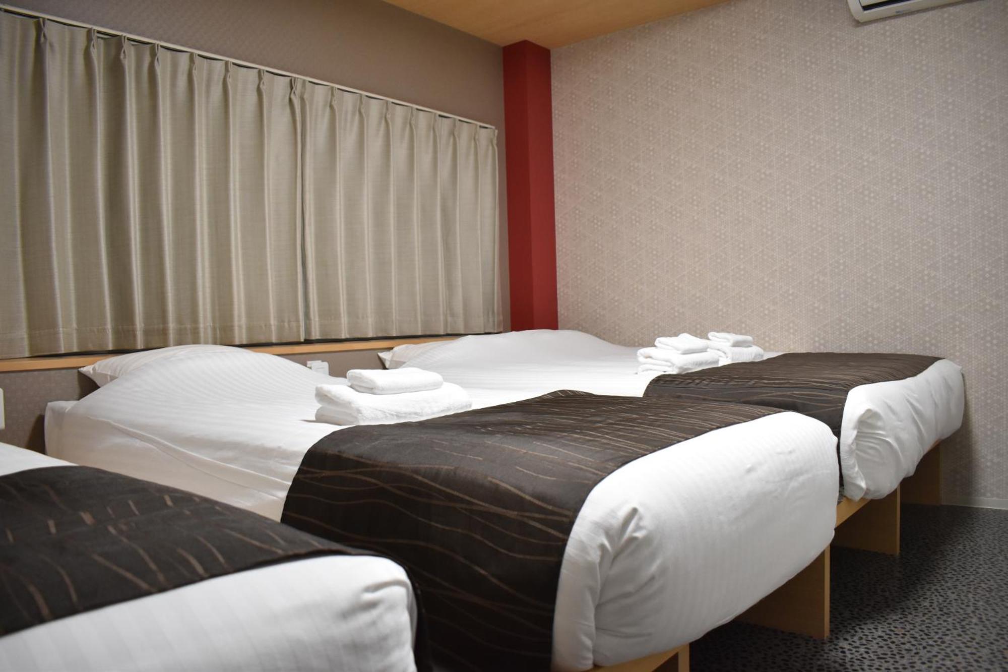 Shinsaibashi House Hotel Osaka Room photo