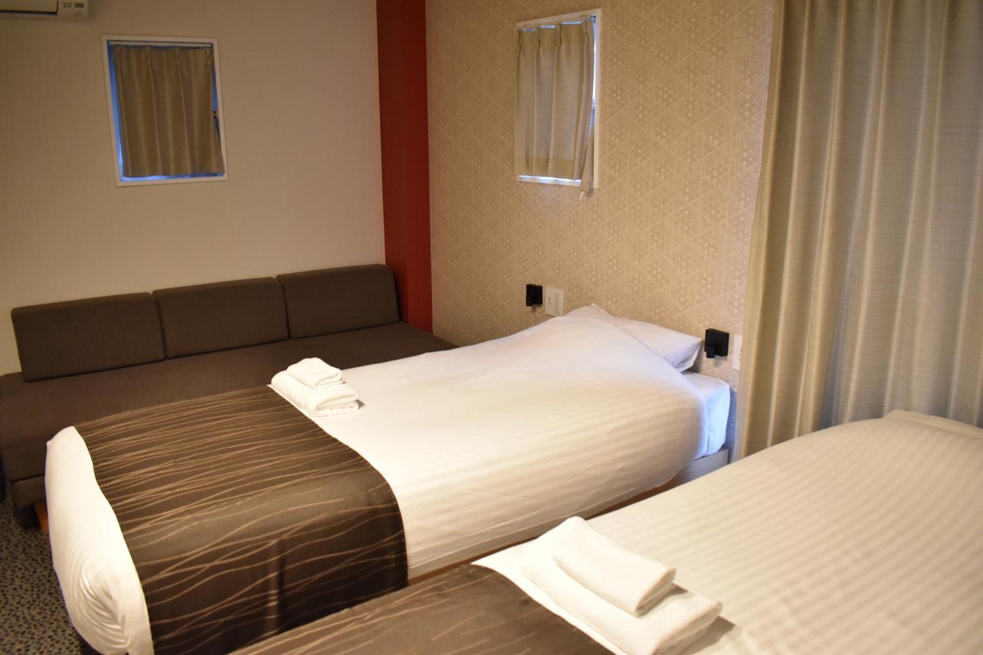 Shinsaibashi House Hotel Osaka Room photo